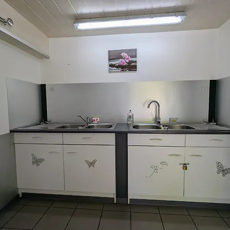 Chalet Perchee Avec Terrasse, Sauna Et Bbq A *
