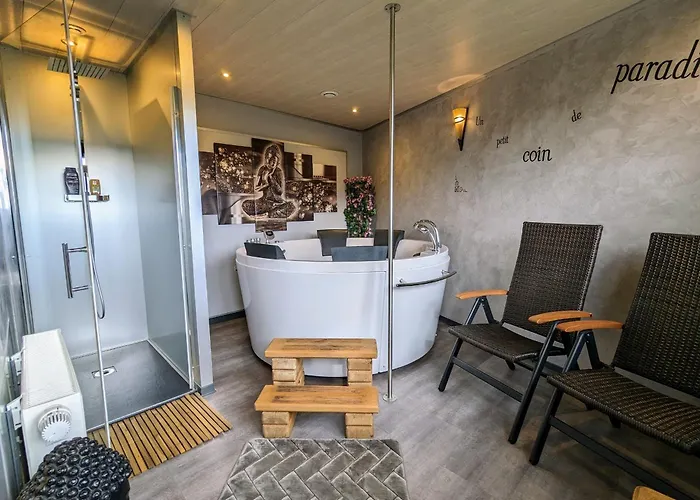 Perchee Avec Terrasse, Sauna Et Bbq A - Fr-1-589-770 木屋